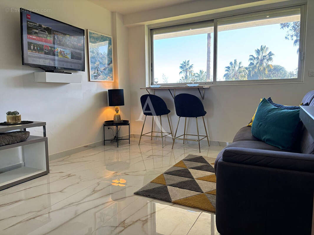 Appartement à VALLAURIS