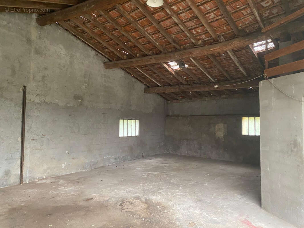 Maison à VEAUCHETTE