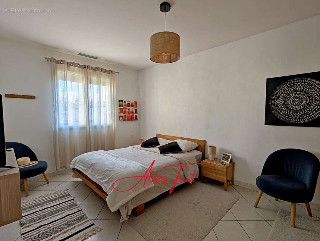 Maison 128 m² à Ambares-Et-Lagrave  - photo 40