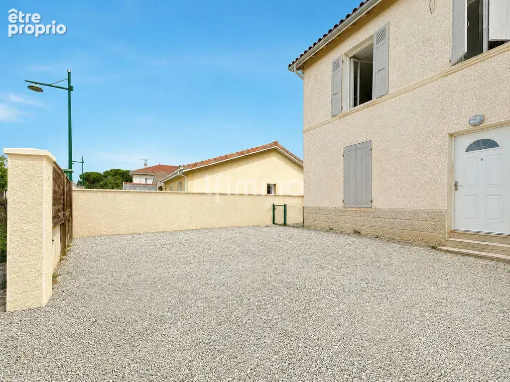 Appartement rez de chaussée 67m² 2 places de parking jardin 248m - photo 12