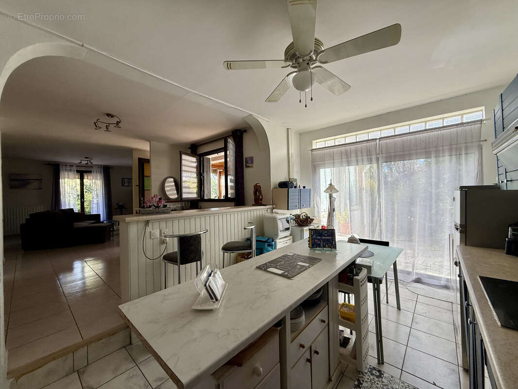 Maison à SAINTE-FOY-DE-PEYROLIERES