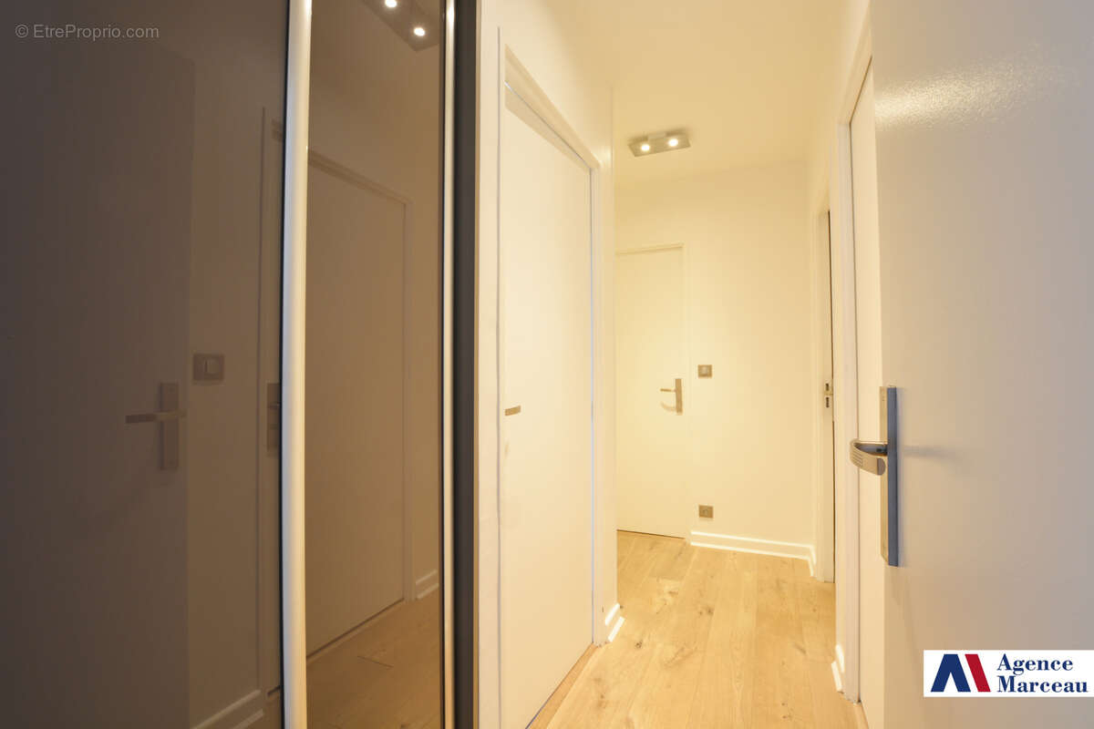 Appartement à COURBEVOIE