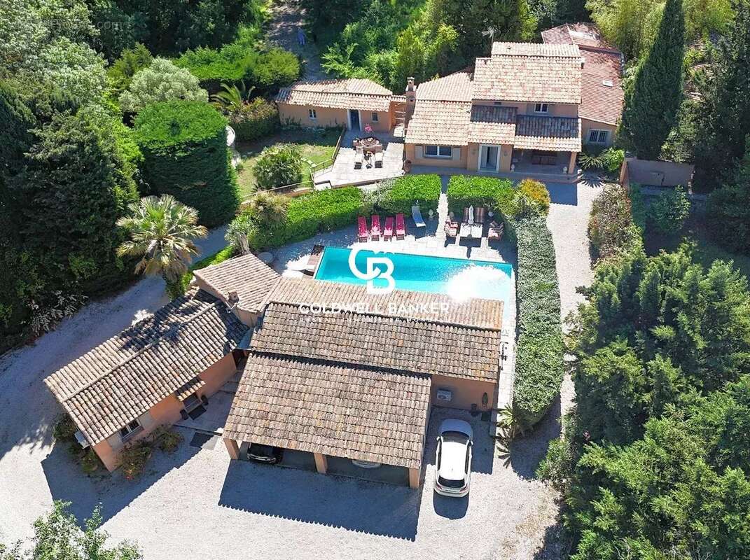 Maison à ROQUEBRUNE-SUR-ARGENS