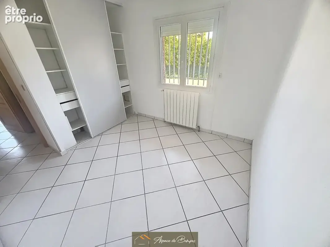 Secteur residentiel - villa 4 faces  99.65 m2 hbts av studio 44.81 independant sur 933 m2 de terrain  - - photo 15