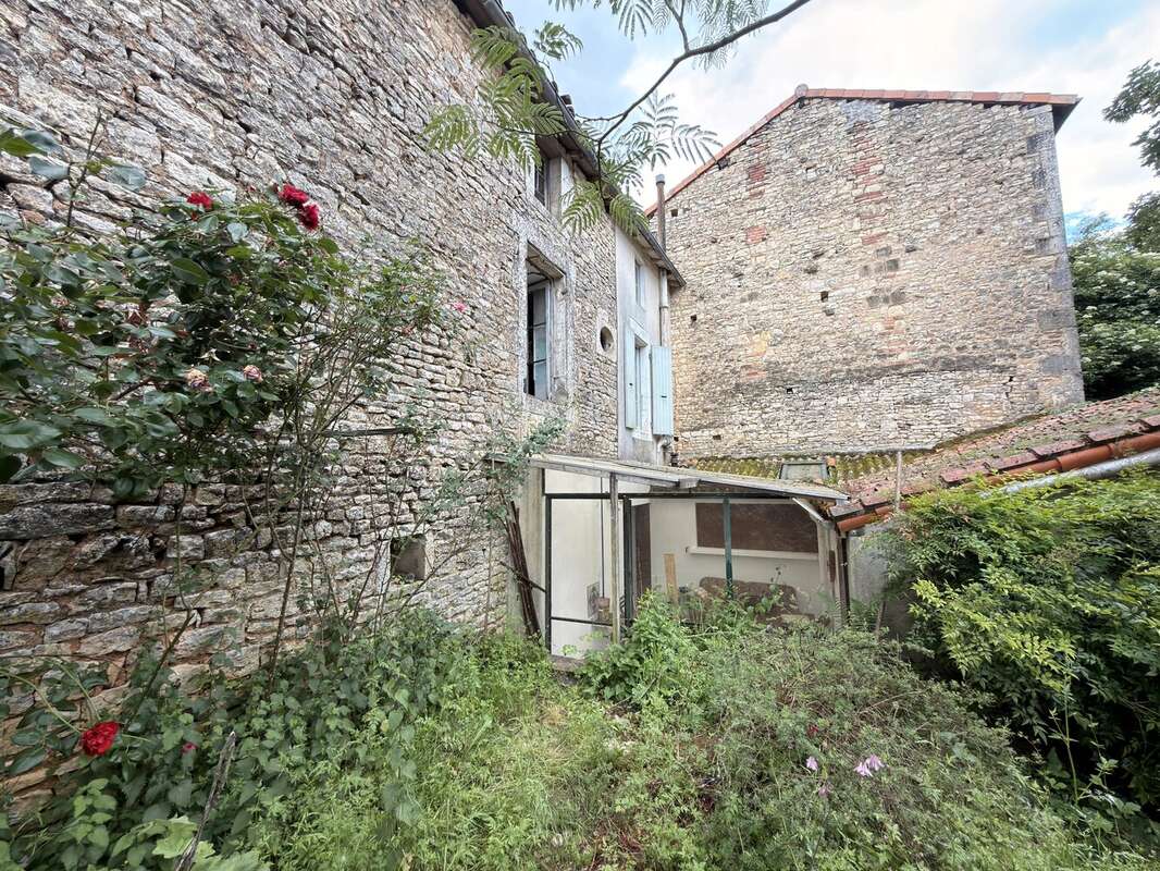 Maison à RUFFEC