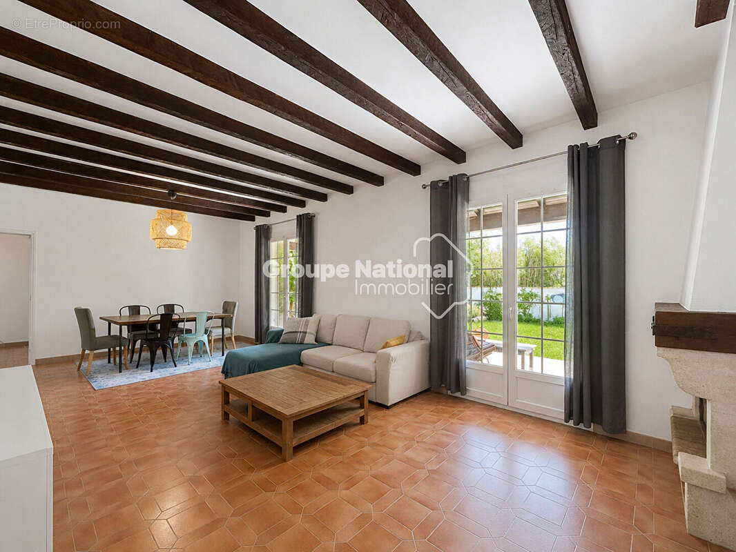 Maison familiale 5 chambres avec piscine à Pernes-les-Fontaines sur une parcelle de 800m2 - photo 3
