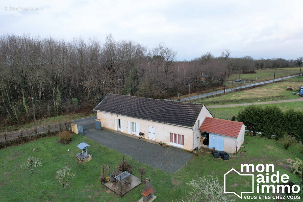 Maison à SAINT-PAUL-LA-ROCHE