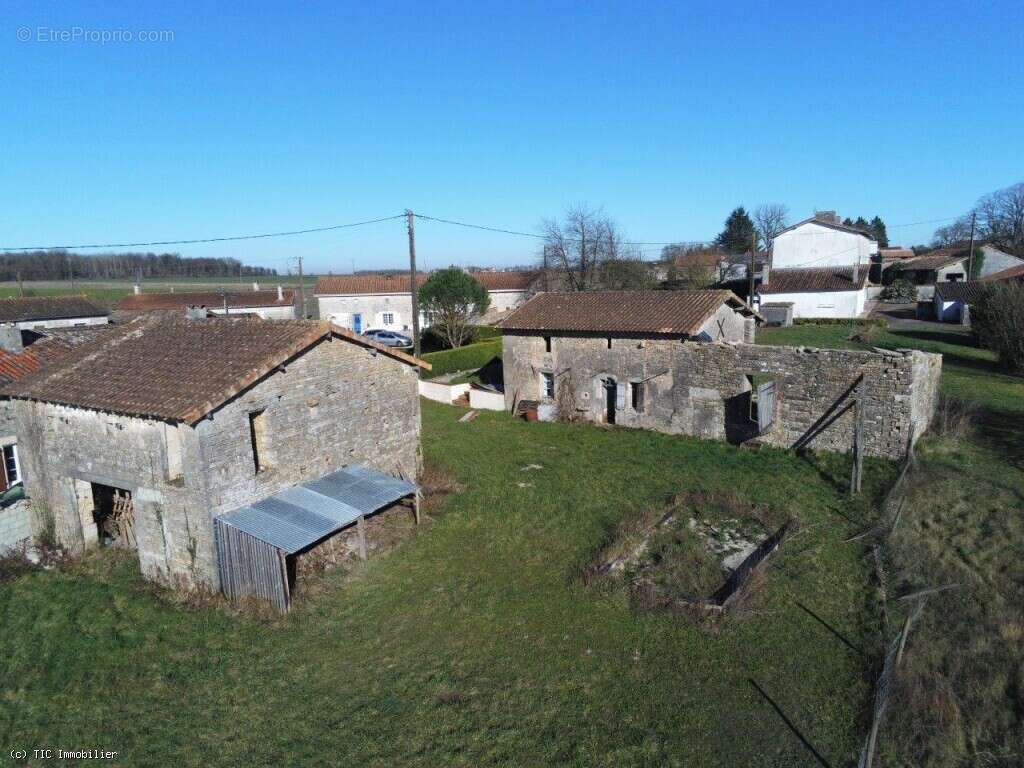 Maison à VILLEFAGNAN