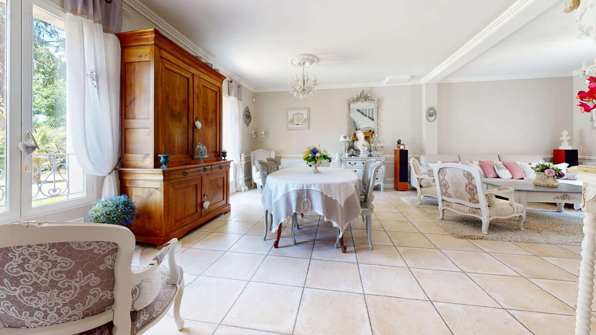 Maison à MONTFORT-L&#039;AMAURY