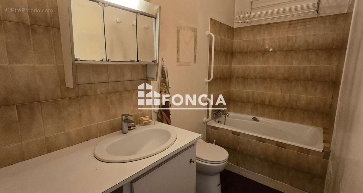 Appartement à PARIS-17E