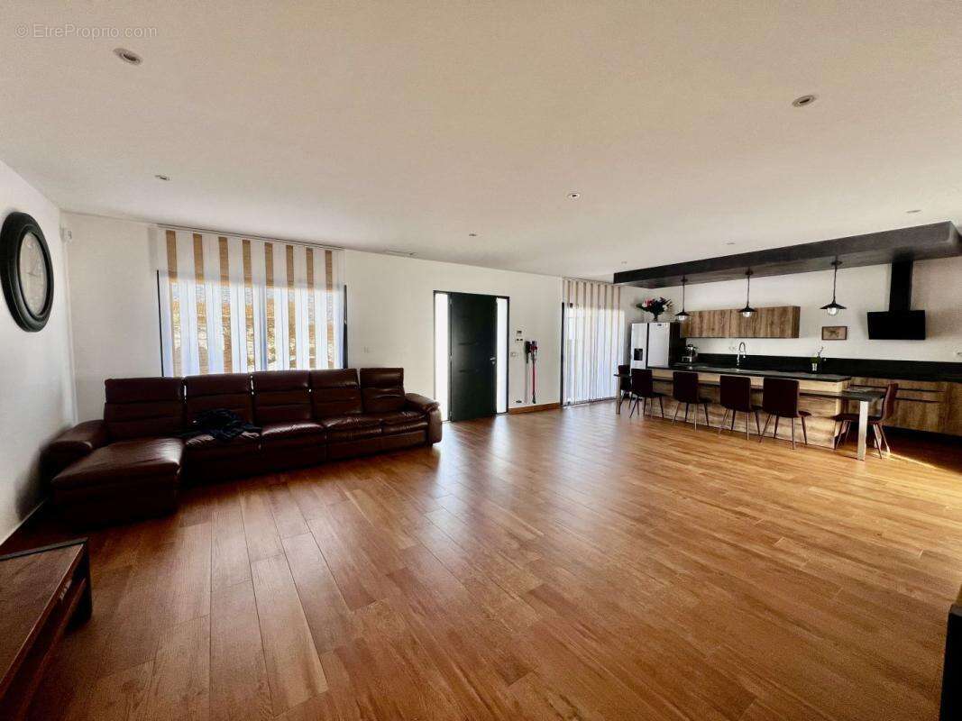 Maison à SAINT-GILLES