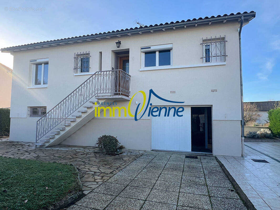 Maison à NIEUIL-L&#039;ESPOIR