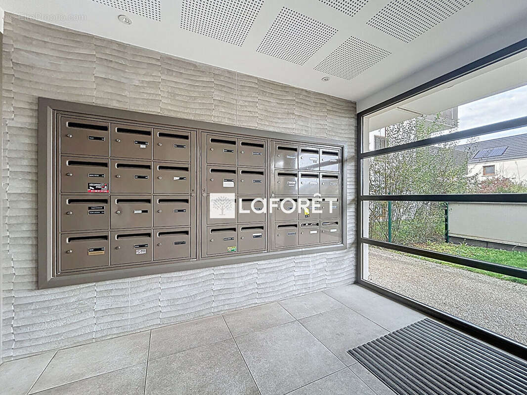 Appartement à VERT-SAINT-DENIS