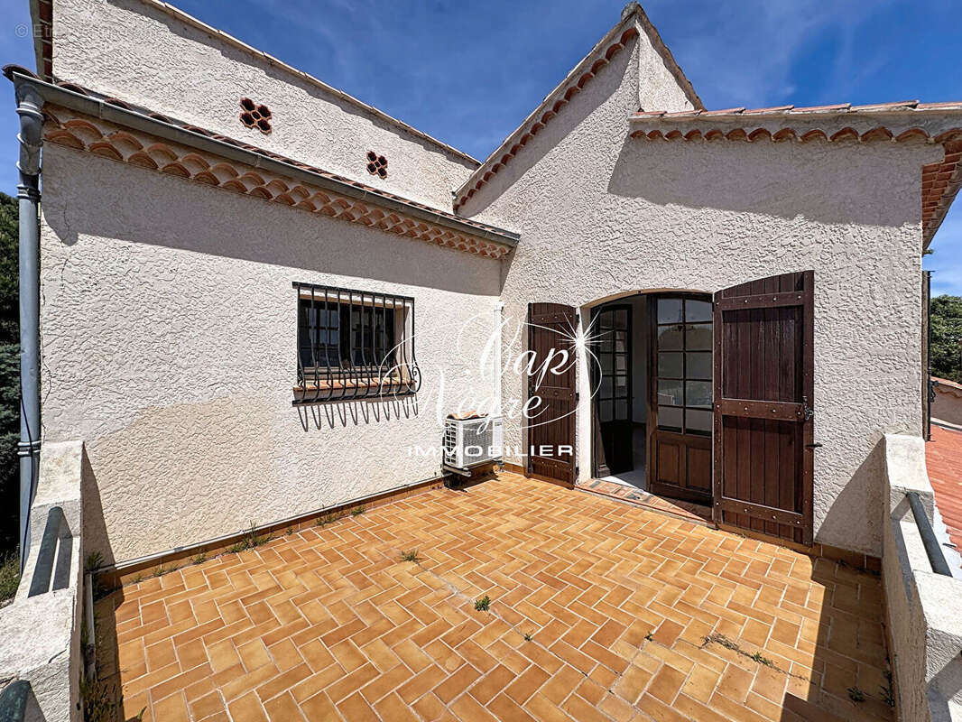 Maison de type 7/8 pièces à vendre à Bormes Les Mimosas - photo 10