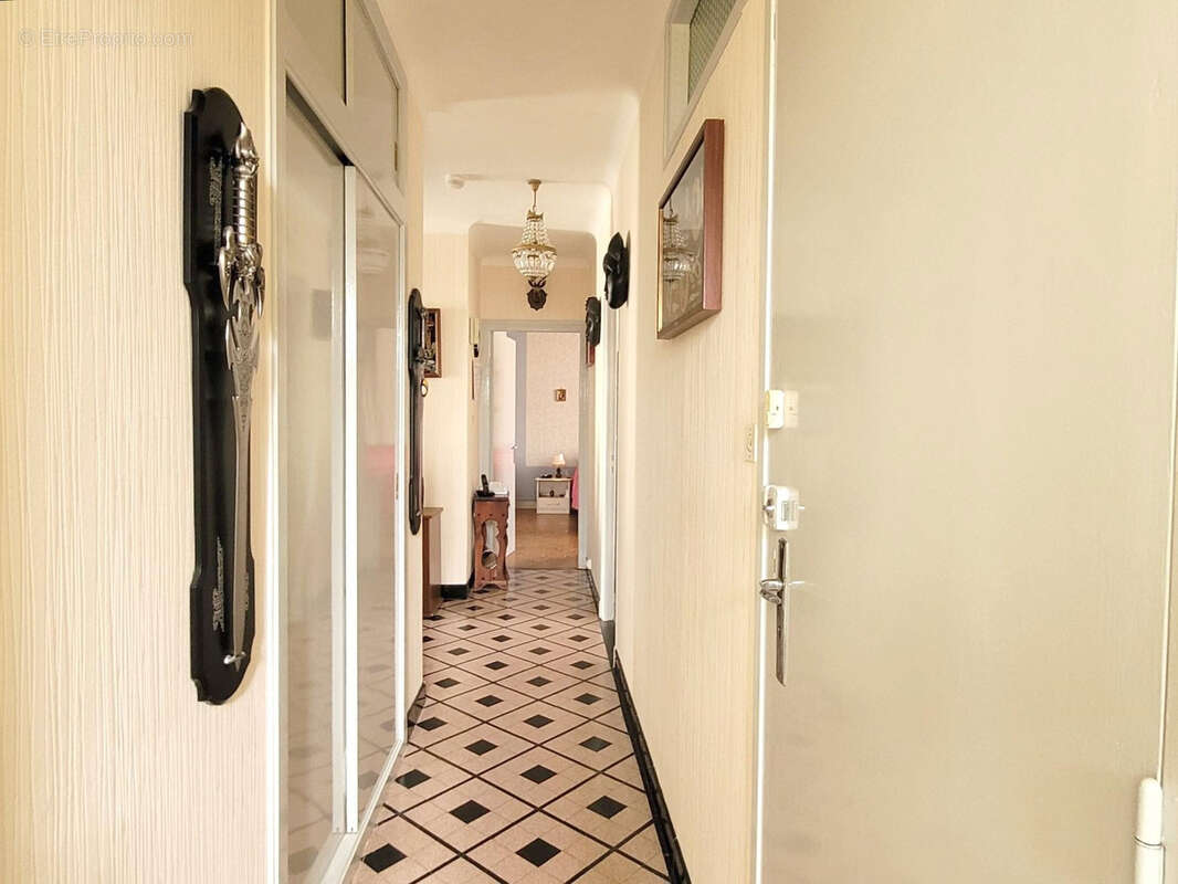 Maison à LE CHATELET