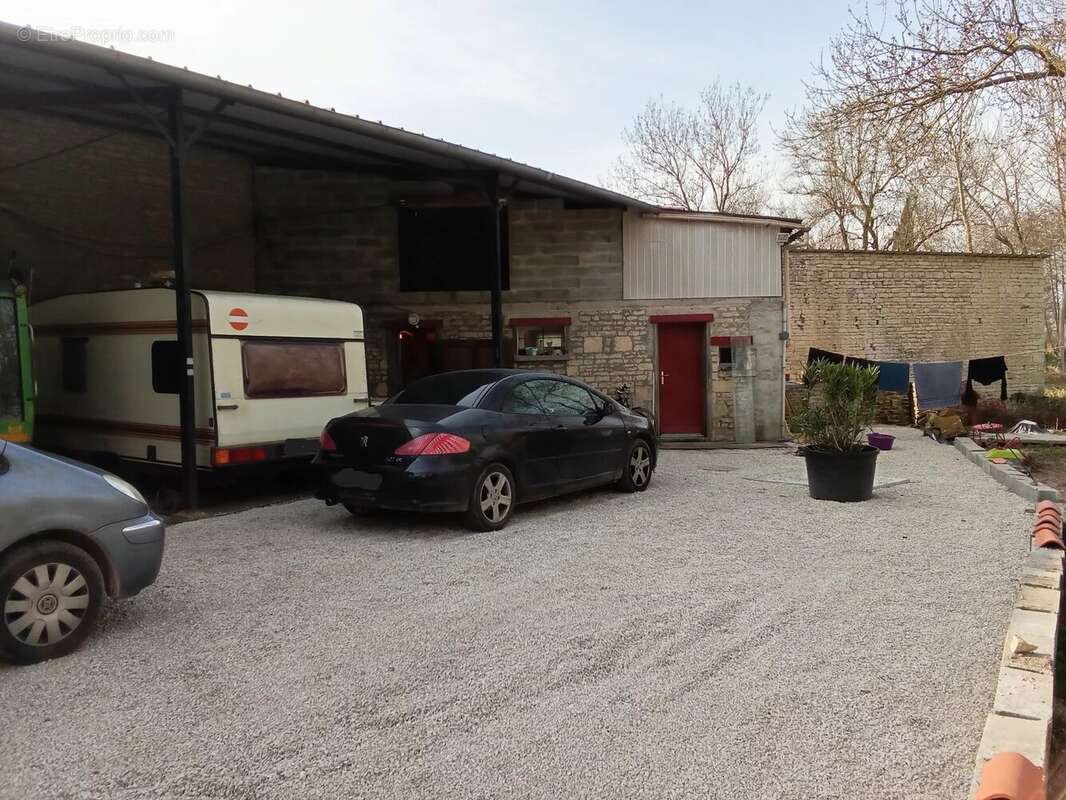 Maison à BRIOUX-SUR-BOUTONNE