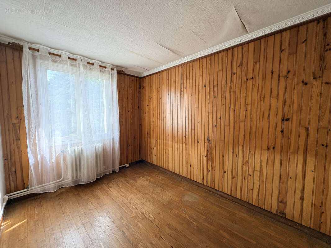 Maison à FONTAINE-LA-GUYON