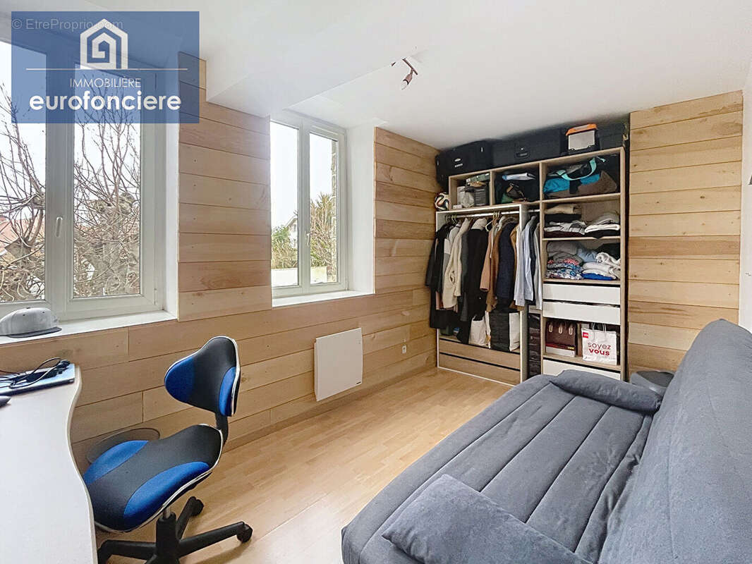 Appartement à PONT-SAINTE-MARIE