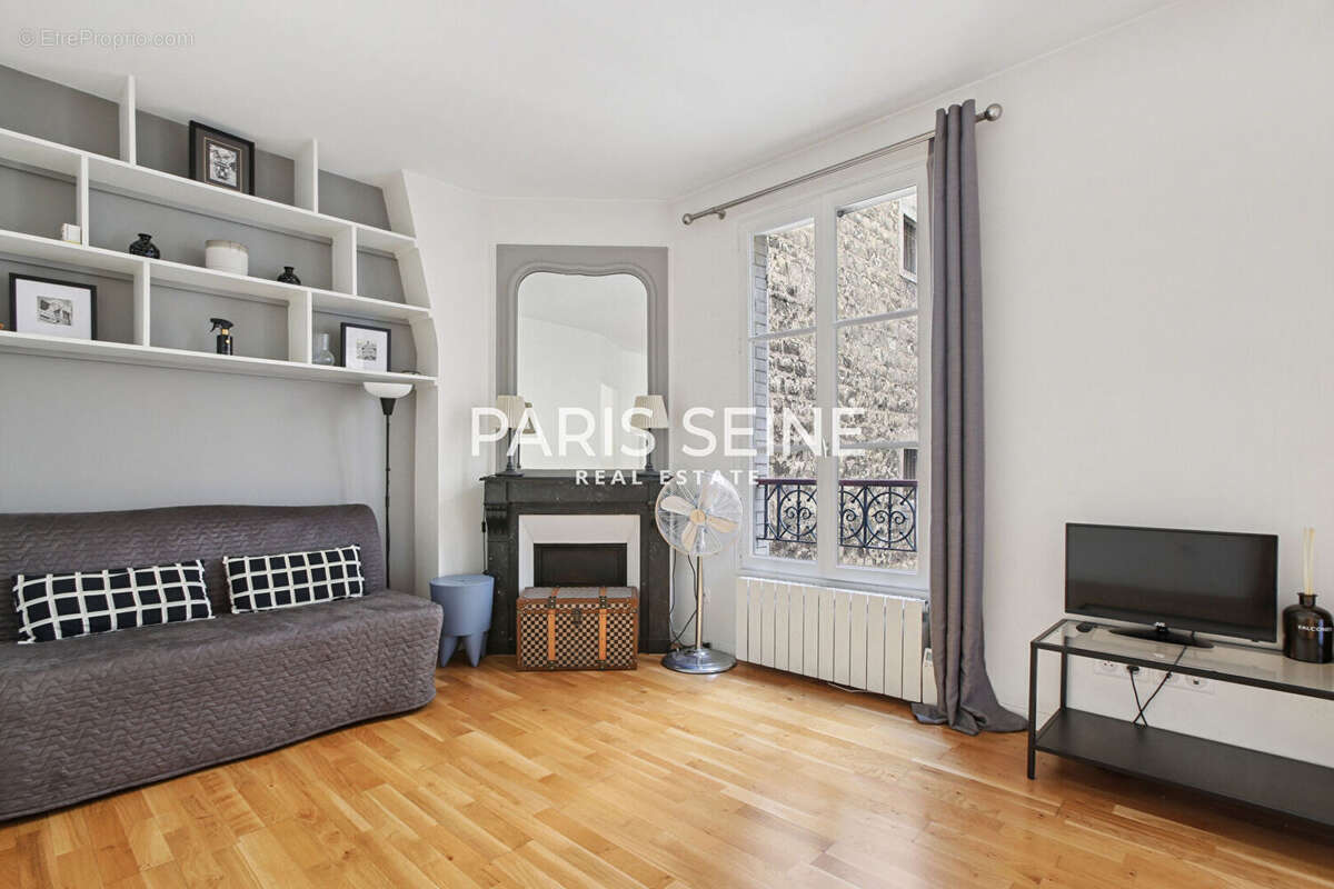 Appartement à PARIS-7E