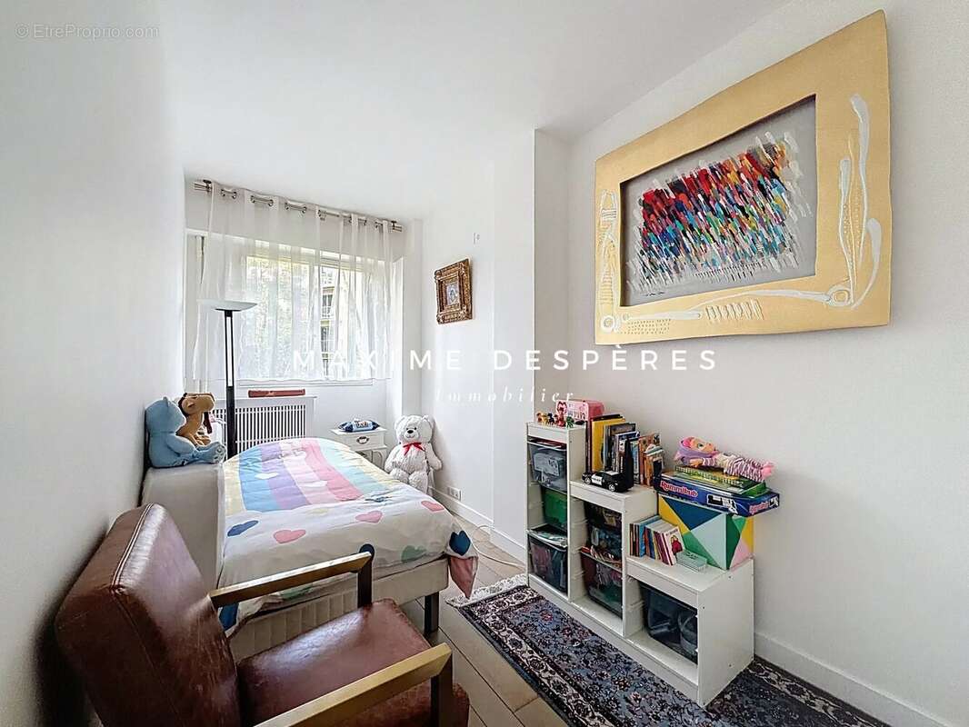 Appartement à NEUILLY-SUR-SEINE