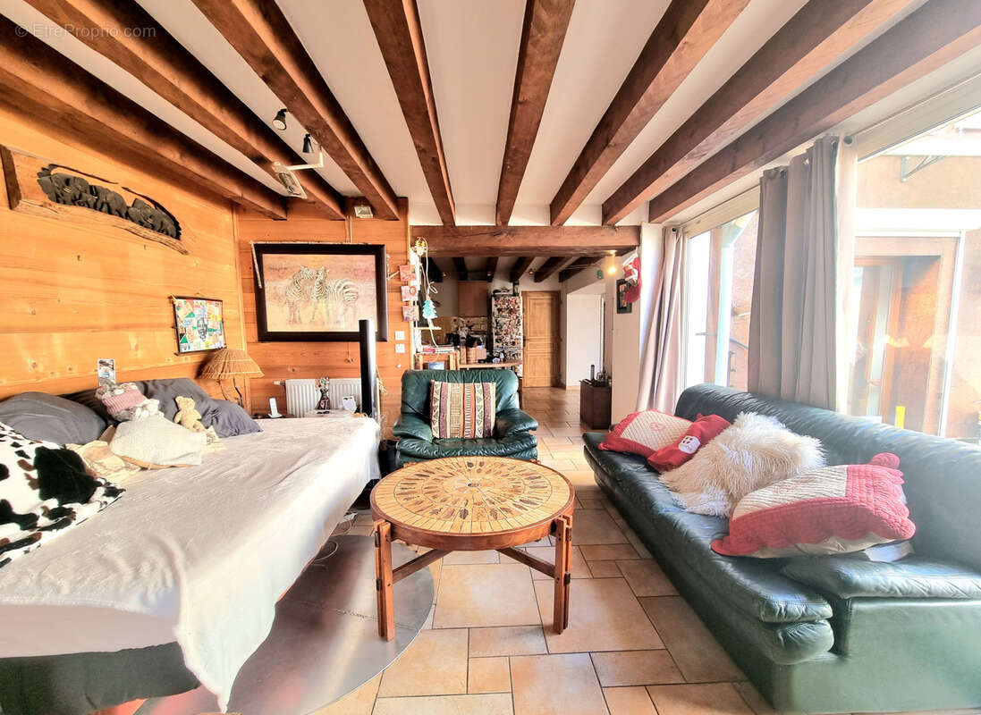 Maison à DOMJEVIN