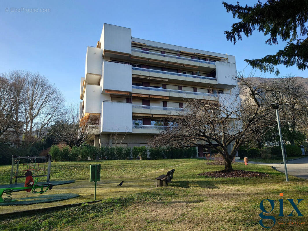 Appartement à MEYLAN