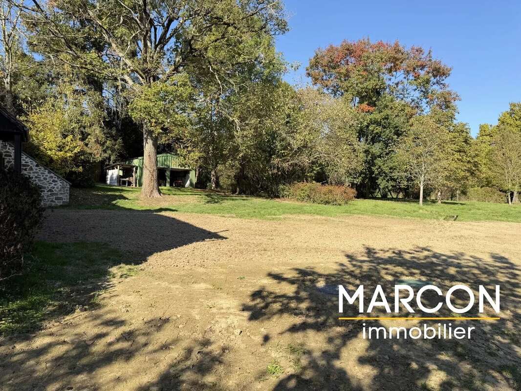 Maison à LA CELLE-DUNOISE