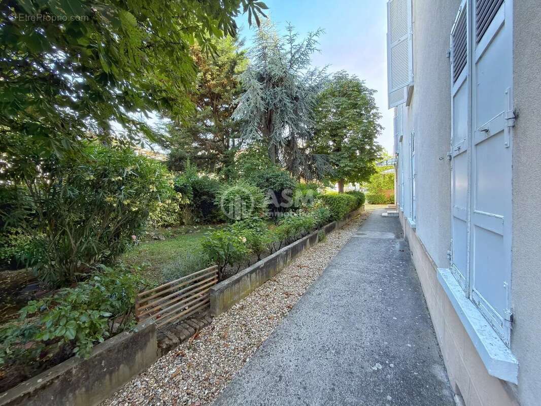 Appartement à BOIS-COLOMBES