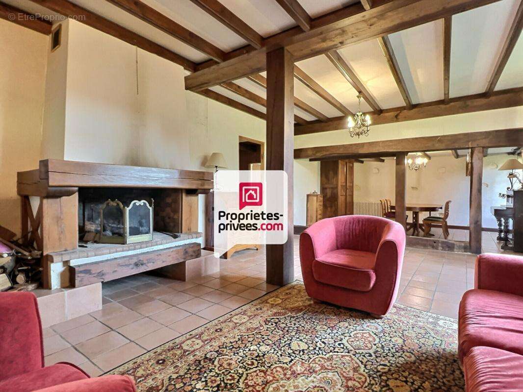 Maison à CHATEAU-L'EVEQUE