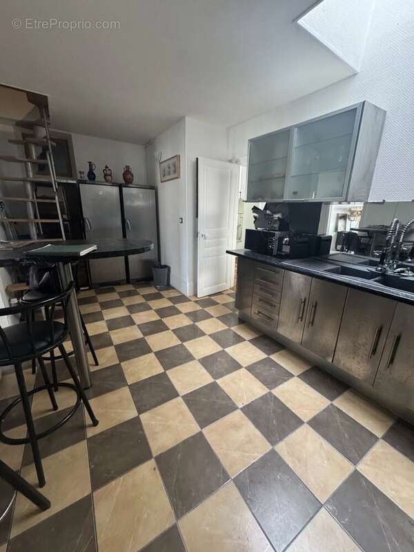 Appartement à PARIS-20E