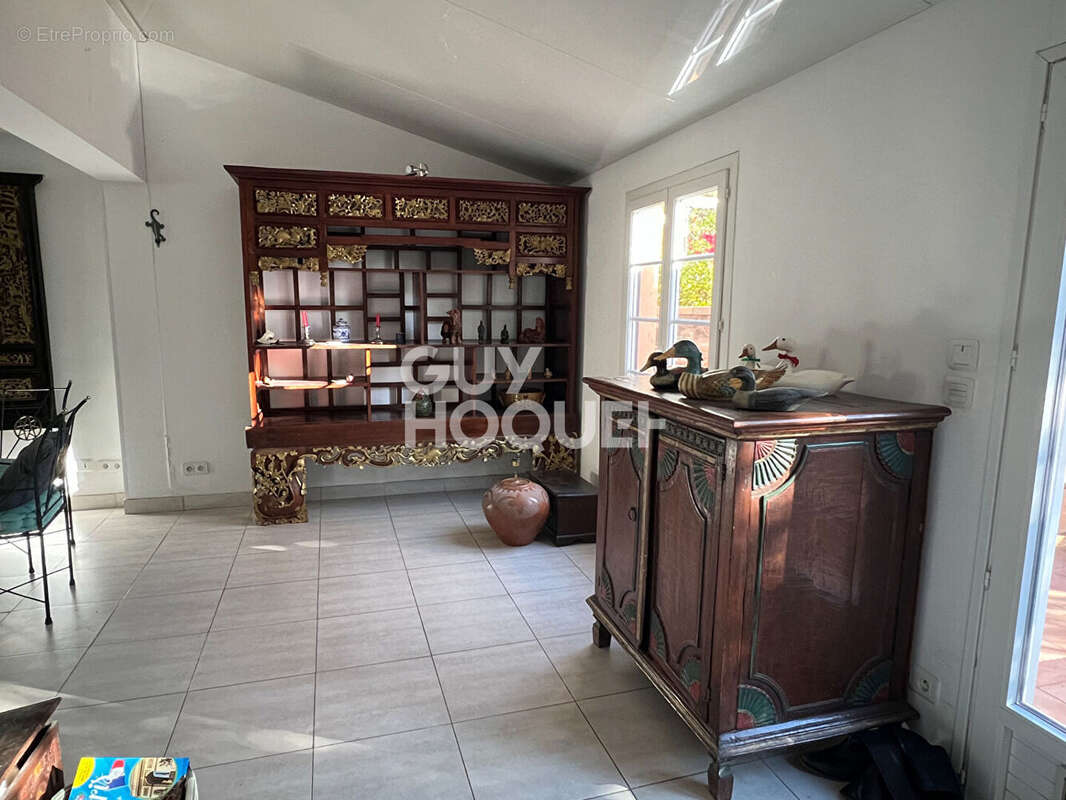 Maison à SAINT-LAURENT-DE-LA-SALANQUE