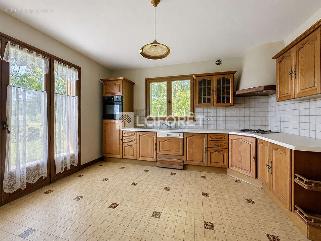 Maison à vendre Ambérieux En Dombes 6 pièce(s) 151.71 m2 - photo 7