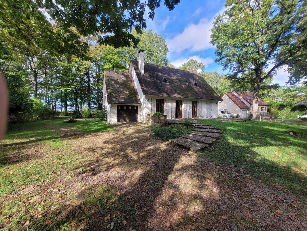 Maison à FOUCHEROLLES