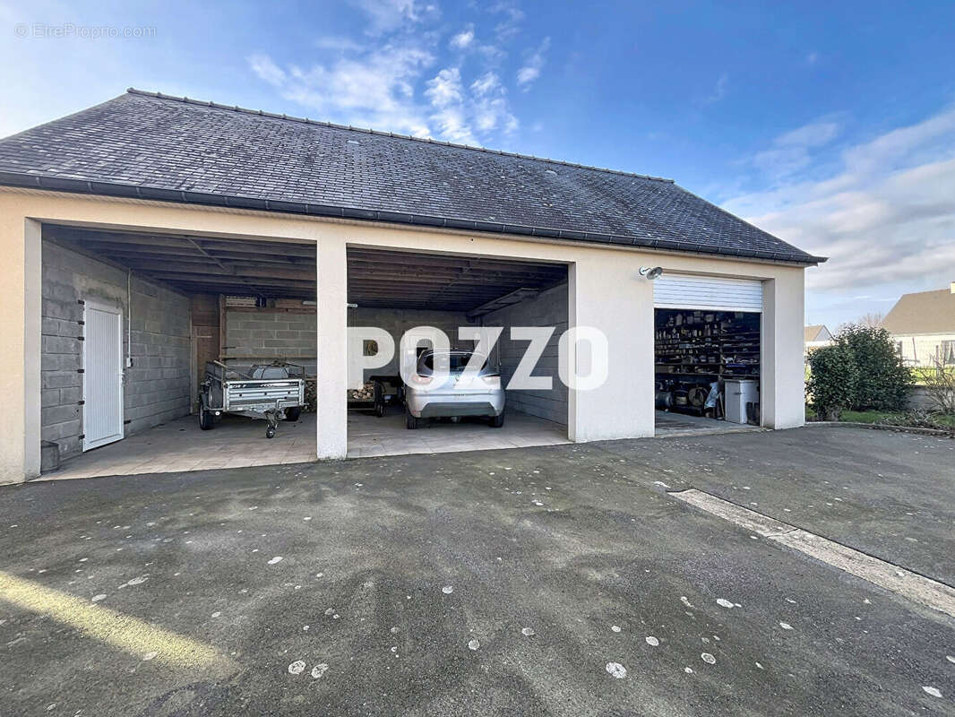 Maison à SAINT-HILAIRE-DU-HARCOUET