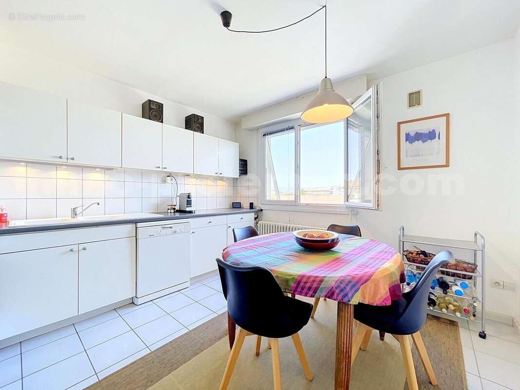 Appartement 74 m² à Annemasse  - photo 9