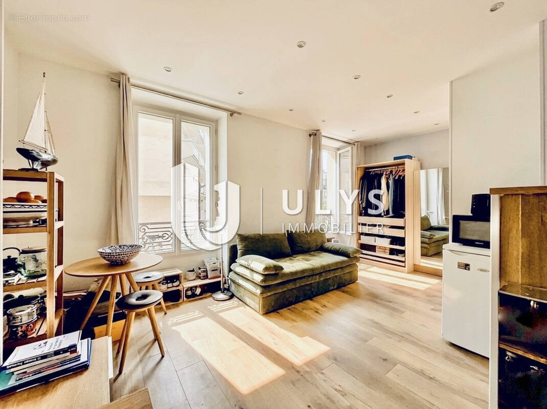 Appartement à PARIS-10E