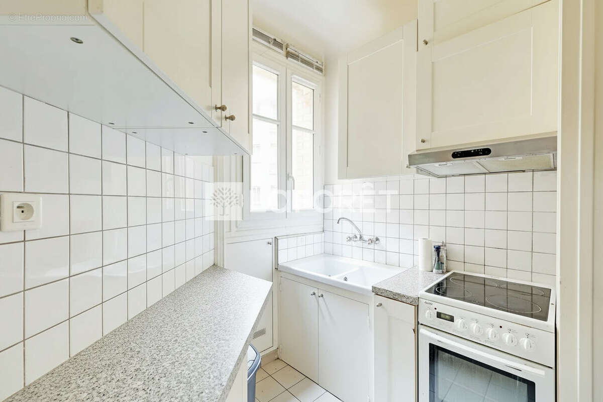 Appartement à PARIS-14E