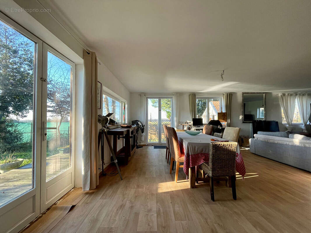 Maison à SAINT-MARTIN-EN-CAMPAGNE