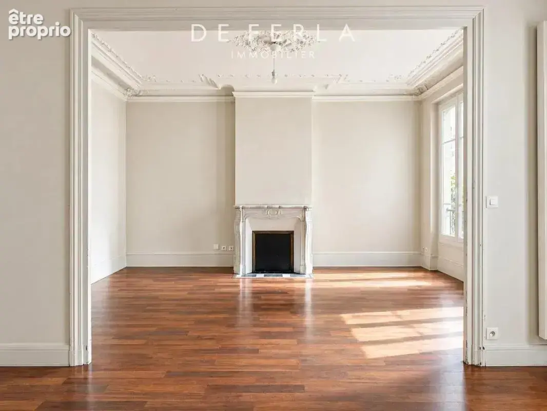 Appartement à PARIS-14E