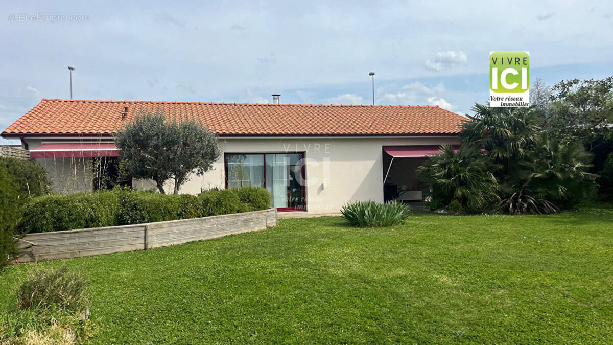 Maison à LA CHAPELLE-BASSE-MER