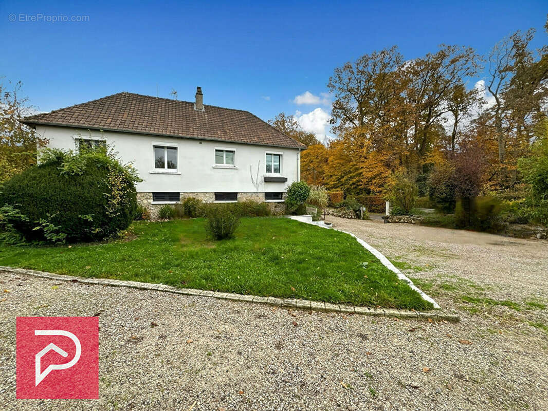 Maison à MENNEVAL