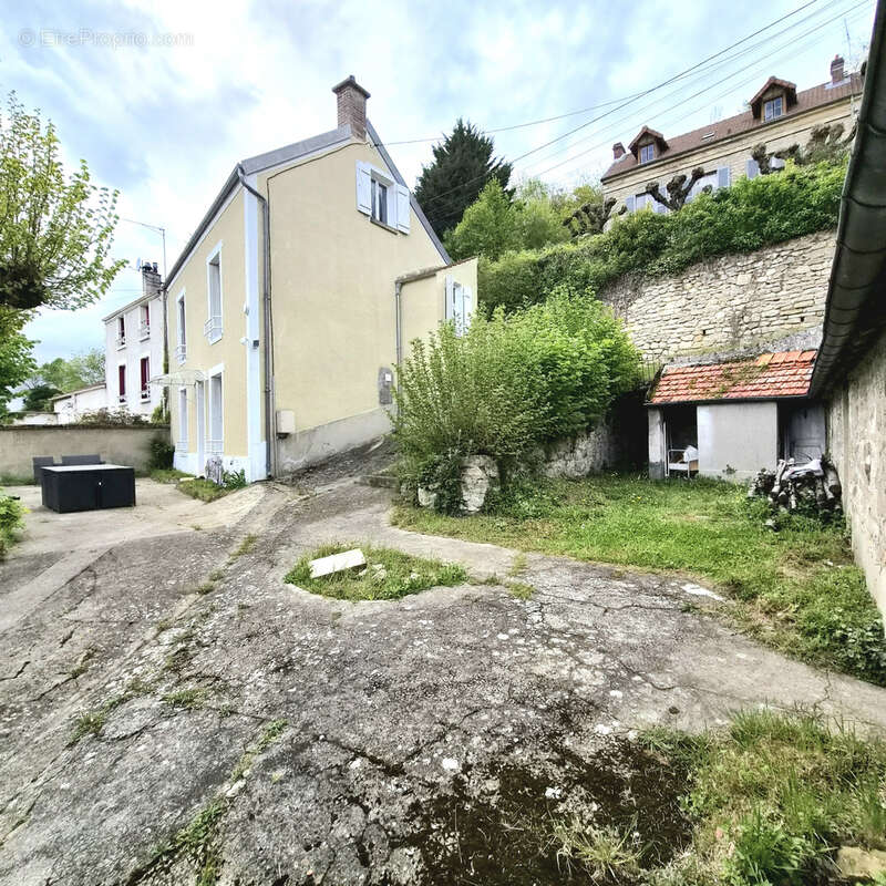 Maison à AUVERS-SUR-OISE