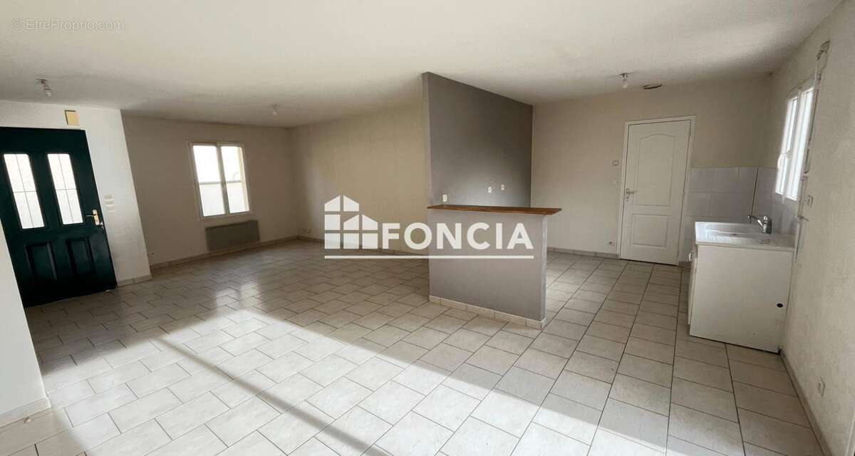 Maison à MONCE-EN-BELIN