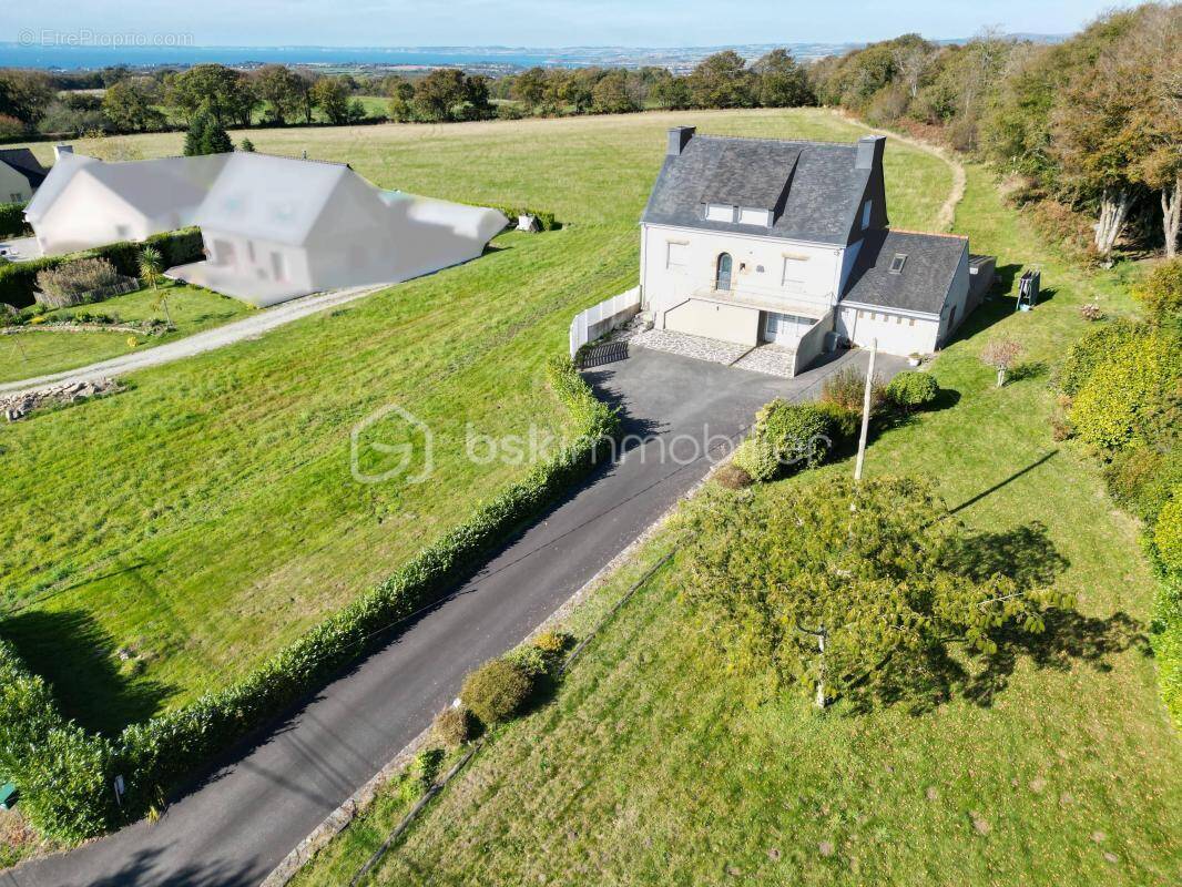 Maison à LOCRONAN