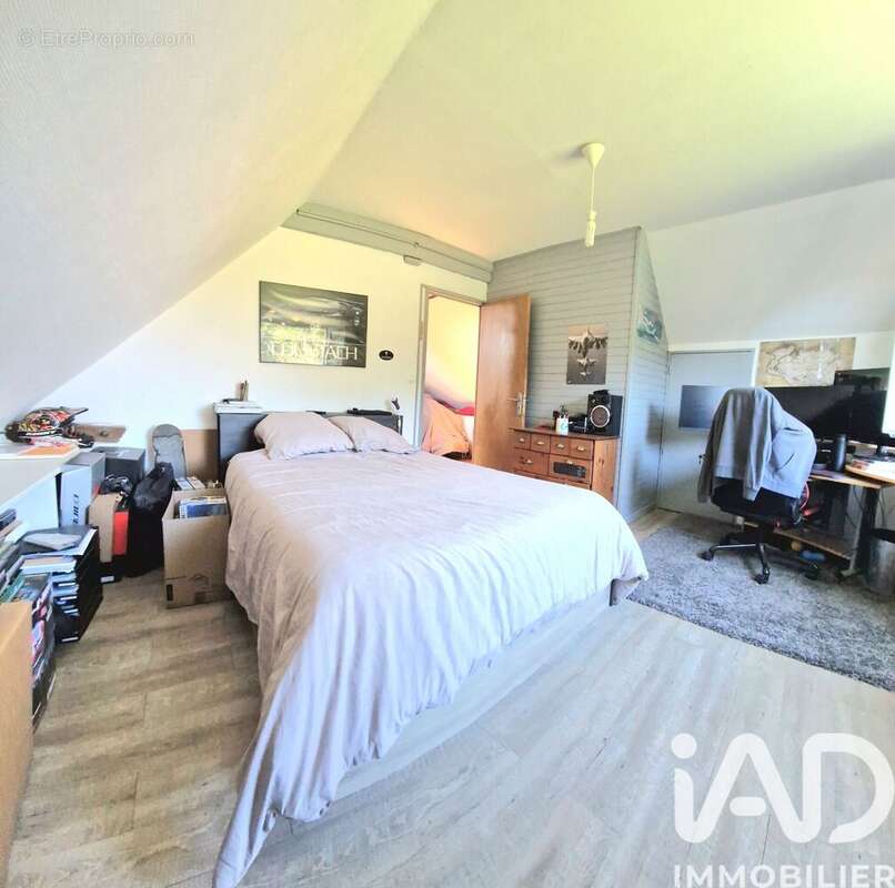 Maison 100 m² à Saint-Cyr-Les-Champagnes  - photo 5