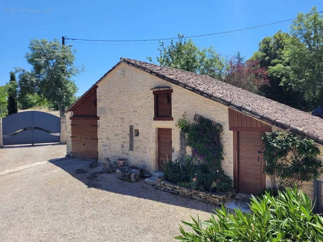 Charmante propriété en pierre avec dépendance, sur plus de 2500 m² de terrain, à 20 minutes de Cahors - photo 19