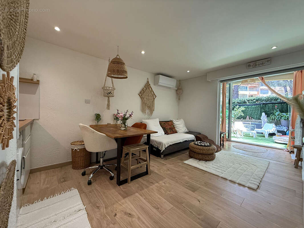 * *Plage & Bord De Mer * *Appartement REZ-DE-JARDIN ** (83430) SAINT MANDRIER SUR MER ** - photo 2