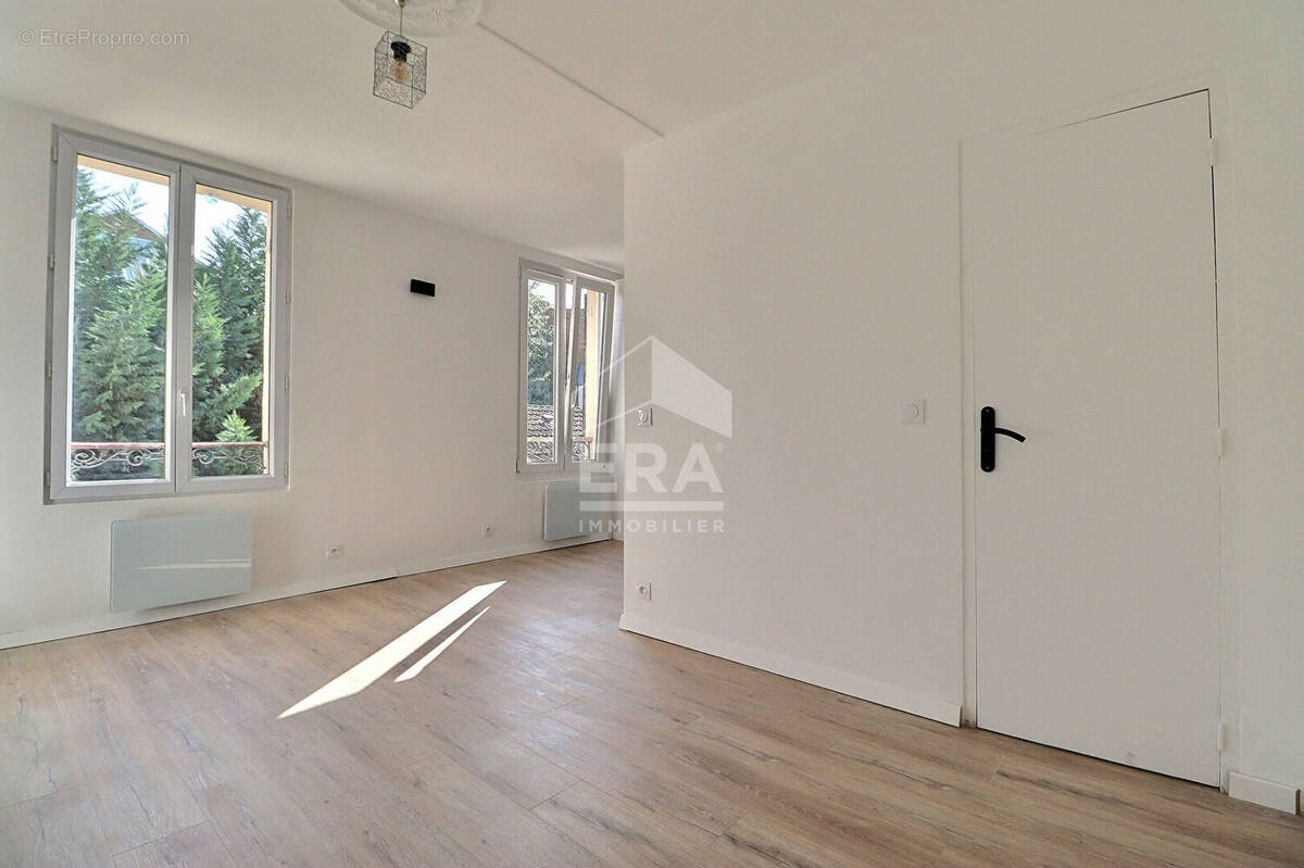 Appartement à AUBERVILLIERS