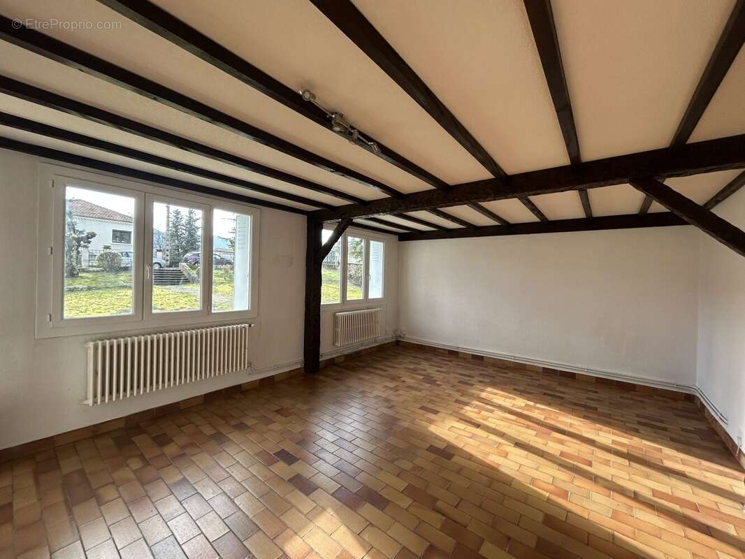 Appartement à PRIVAS