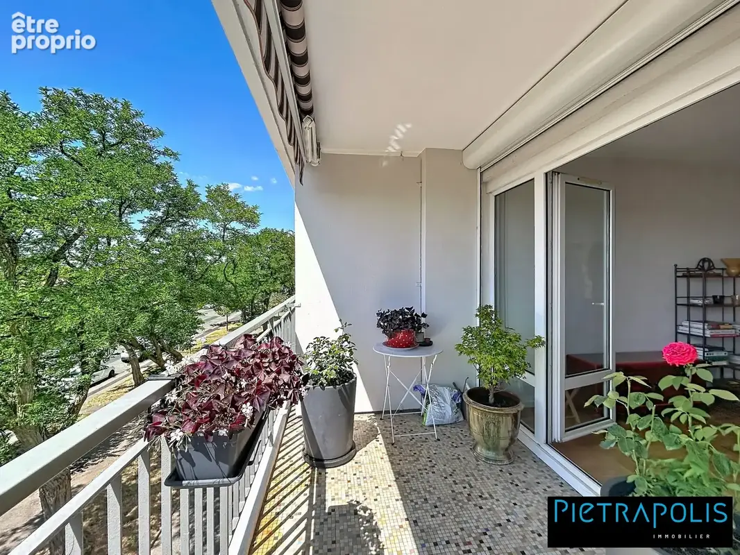 Appartement 111 m² à Sainte-Foy-Les-Lyon  - photo 1